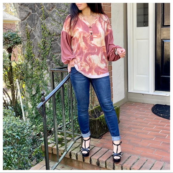 Marble print knit fabric boxy top Features - Picture 3 of 6